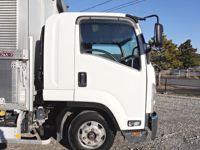 いすゞフォワードアルミウイング中型（4t）[写真06]