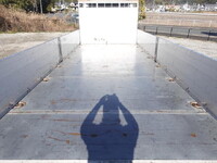 いすゞフォワード平ボディ中型（4t）[写真13]