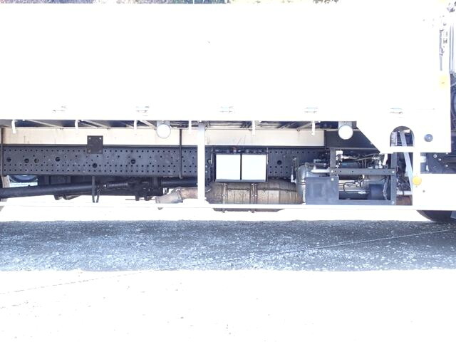 いすゞフォワード平ボディ中型（4t）[写真16]