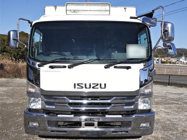 いすゞフォワード平ボディ中型（4t）[写真03]