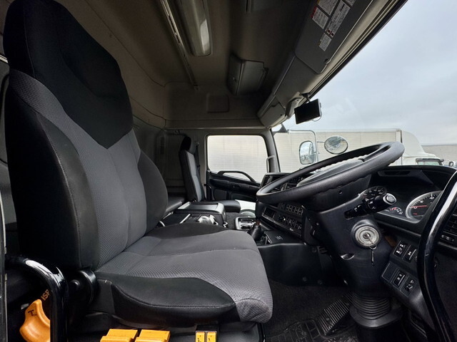 日野プロフィアアルミウイング大型（10t）[写真08]