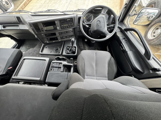 日野プロフィアアルミウイング大型（10t）[写真09]