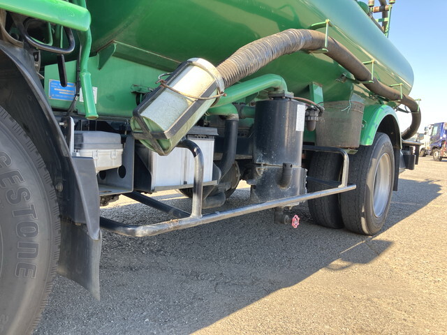 いすゞエルフバキュームカー小型（2t・3t）[写真18]