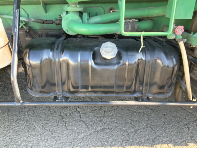 いすゞエルフバキュームカー小型（2t・3t）[写真23]