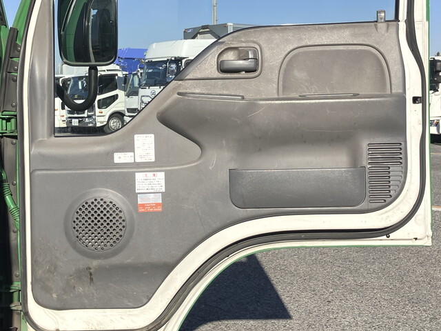 いすゞエルフバキュームカー小型（2t・3t）[写真29]