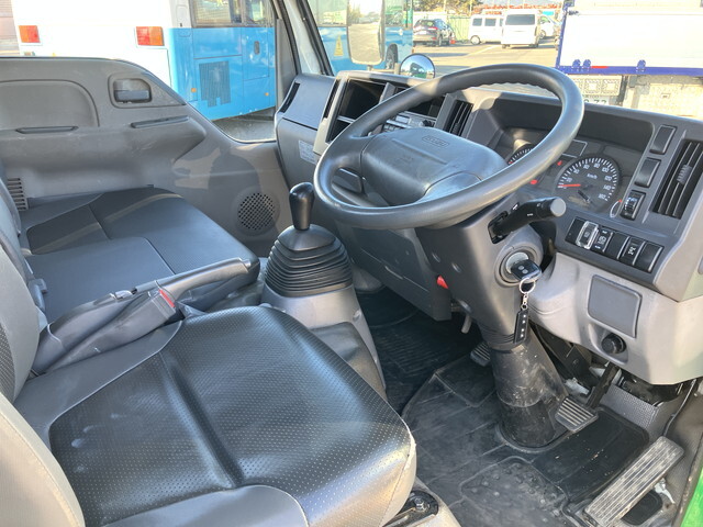 いすゞエルフバキュームカー小型（2t・3t）[写真33]