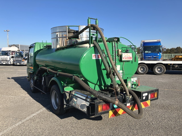 いすゞエルフバキュームカー小型（2t・3t）[写真04]