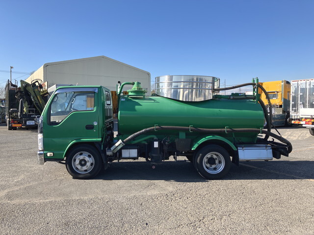 いすゞエルフバキュームカー小型（2t・3t）[写真05]