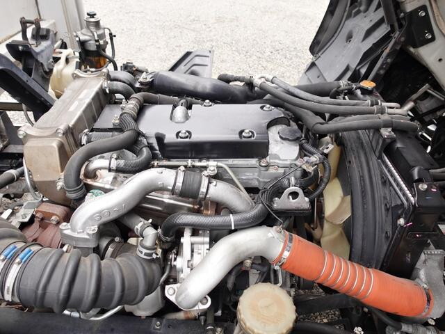 いすゞフォワードアルミウイング中型（4t）[写真12]