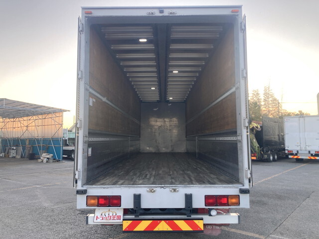 UDトラックスクオンアルミウイング大型（10t）[写真11]