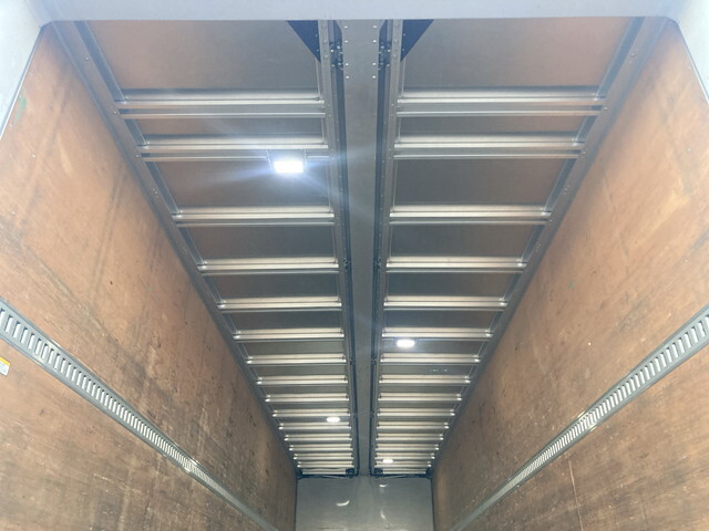 UDトラックスクオンアルミウイング大型（10t）[写真12]