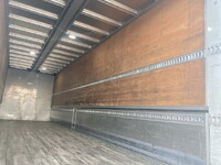 UDトラックスクオンアルミウイング大型（10t）[写真15]