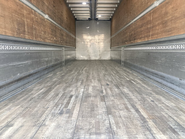 UDトラックスクオンアルミウイング大型（10t）[写真15]