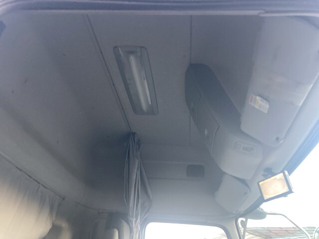 UDトラックスクオンアルミウイング大型（10t）[写真34]