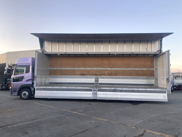 UDトラックスクオンアルミウイング大型（10t）[写真06]