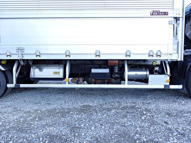 三菱ふそうファイターアルミウイング中型（4t）[写真13]