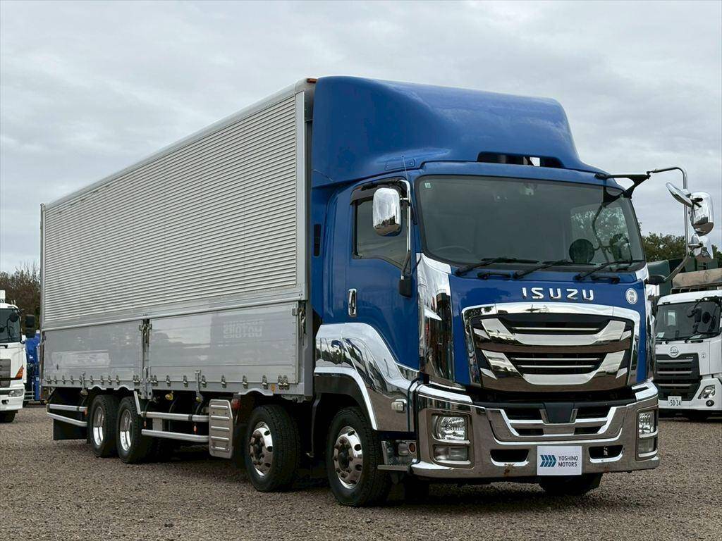 いすゞギガアルミウイング大型（10t）[写真02]