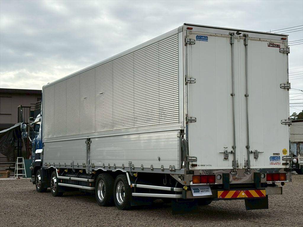 いすゞギガアルミウイング大型（10t）[写真03]