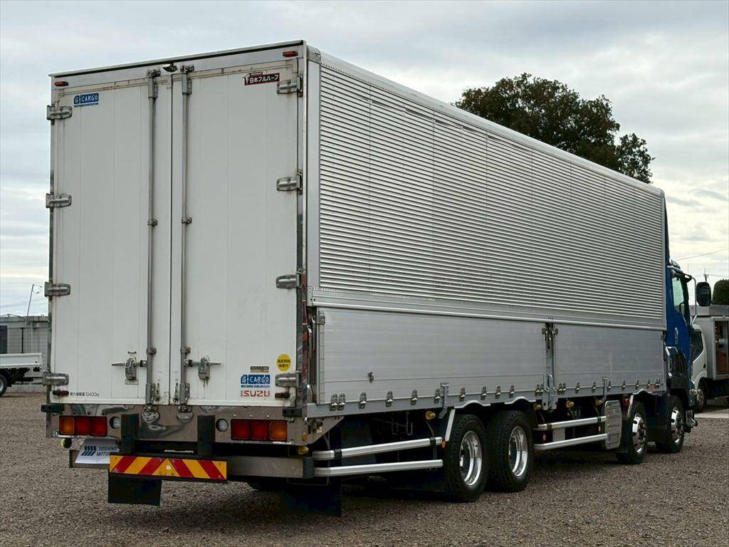 いすゞギガアルミウイング大型（10t）[写真04]