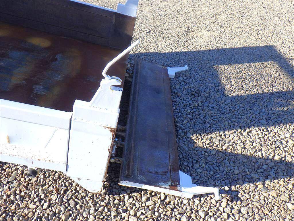 いすゞエルフローダーダンプ小型（2t・3t）[写真11]