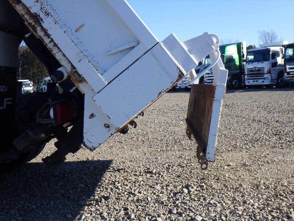 いすゞエルフローダーダンプ小型（2t・3t）[写真12]