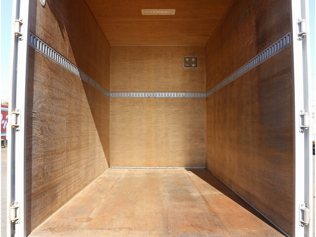 トヨタトヨエースパネルバン小型（2t・3t）[写真13]