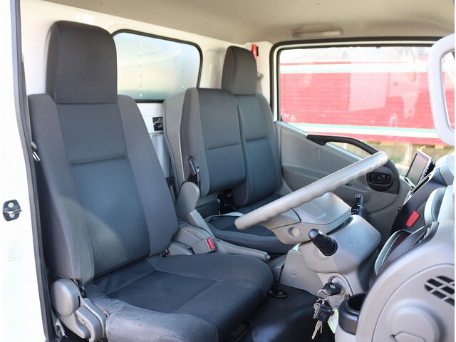 日産アトラスアルミバン小型（2t・3t）[写真33]