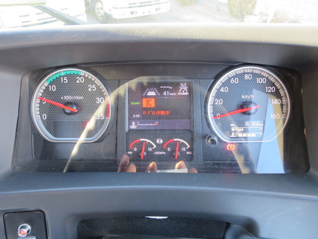 いすゞフォワードクレーン5段増トン（6t・8t）[写真10]