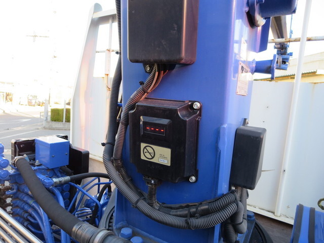 いすゞフォワードクレーン5段増トン（6t・8t）[写真25]