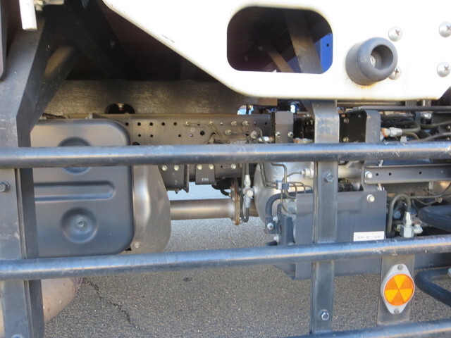 いすゞフォワードクレーン5段増トン（6t・8t）[写真35]