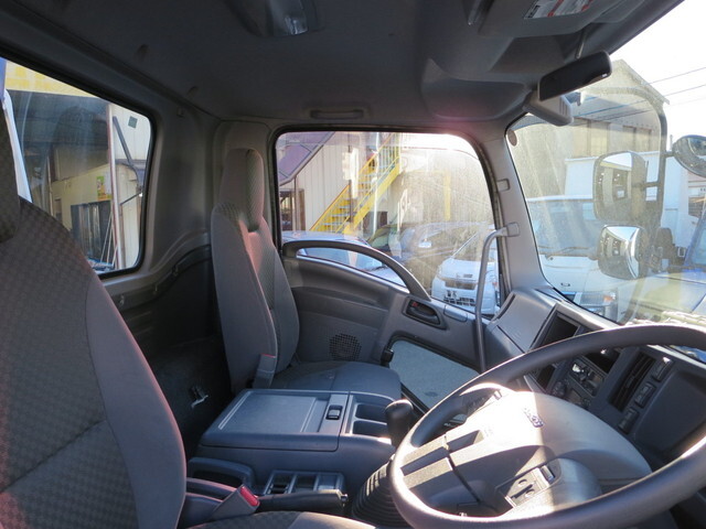 いすゞフォワードクレーン5段増トン（6t・8t）[写真07]