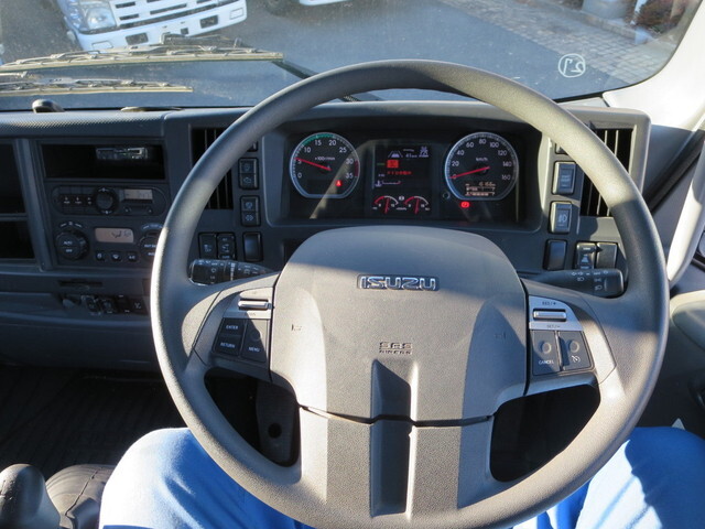 いすゞフォワードクレーン5段増トン（6t・8t）[写真09]