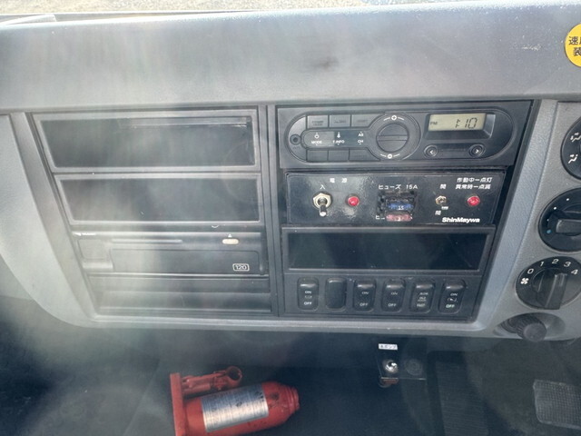 三菱ふそうファイターミキサー車（コンクリートミキサー）増トン（6t・8t）[写真10]