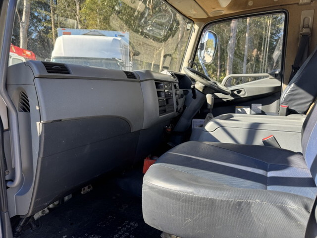 三菱ふそうファイターミキサー車（コンクリートミキサー）増トン（6t・8t）[写真13]