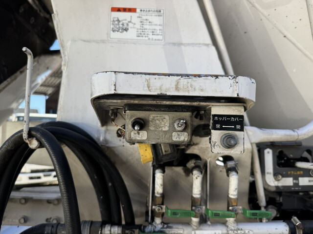 三菱ふそうファイターミキサー車（コンクリートミキサー）増トン（6t・8t）[写真27]