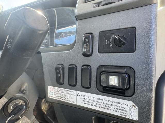 三菱ふそうファイターミキサー車（コンクリートミキサー）増トン（6t・8t）[写真07]