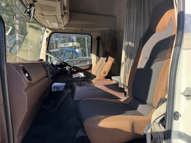 日野レンジャーアルミウイング中型（4t）[写真15]