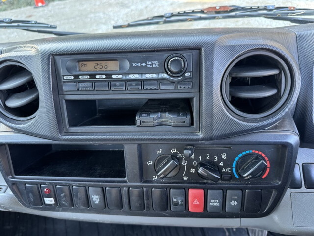 日野デュトロ三転ダンプ小型（2t・3t）[写真18]