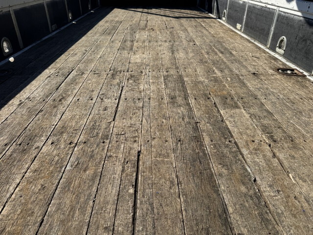 いすゞフォワードクレーン4段中型（4t）[写真18]