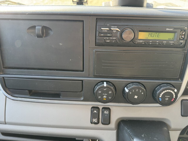 三菱ふそうキャンター平ボディ小型（2t・3t）[写真10]