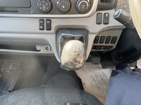 三菱ふそうキャンター平ボディ小型（2t・3t）[写真12]