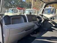 三菱ふそうキャンター平ボディ小型（2t・3t）[写真15]