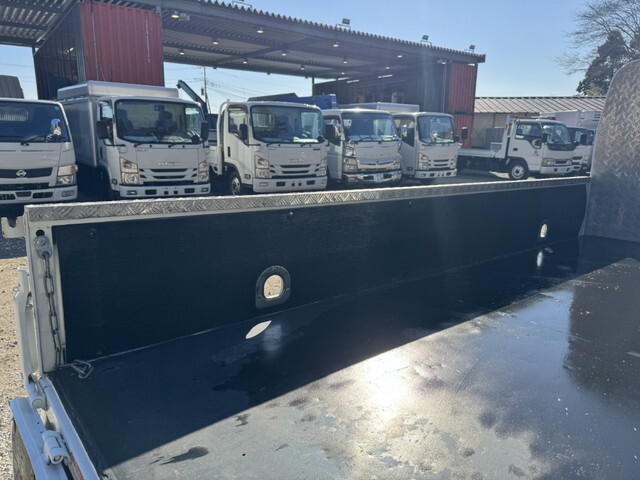 三菱ふそうキャンター平ボディ小型（2t・3t）[写真21]