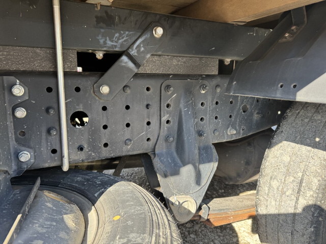 三菱ふそうキャンター平ボディ小型（2t・3t）[写真27]