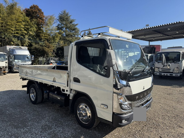 三菱ふそうキャンター平ボディ小型（2t・3t）[写真03]