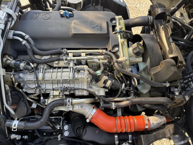 三菱ふそうキャンター平ボディ小型（2t・3t）[写真32]