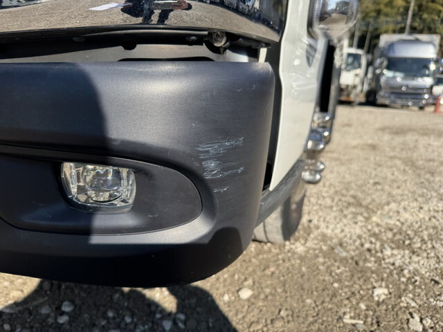 三菱ふそうキャンター平ボディ小型（2t・3t）[写真33]