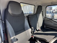 三菱ふそうキャンター平ボディ小型（2t・3t）[写真06]