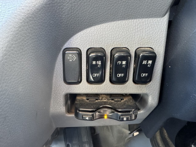 三菱ふそうキャンタークレーン4段小型（2t・3t）[写真06]