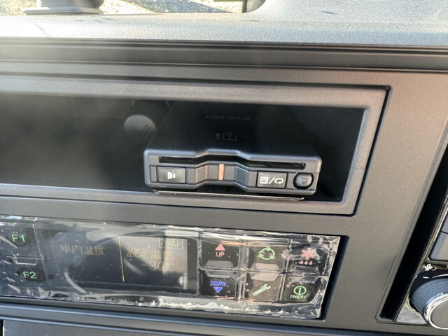 三菱ふそうキャンター冷凍車（冷蔵車）小型（2t・3t）[写真14]